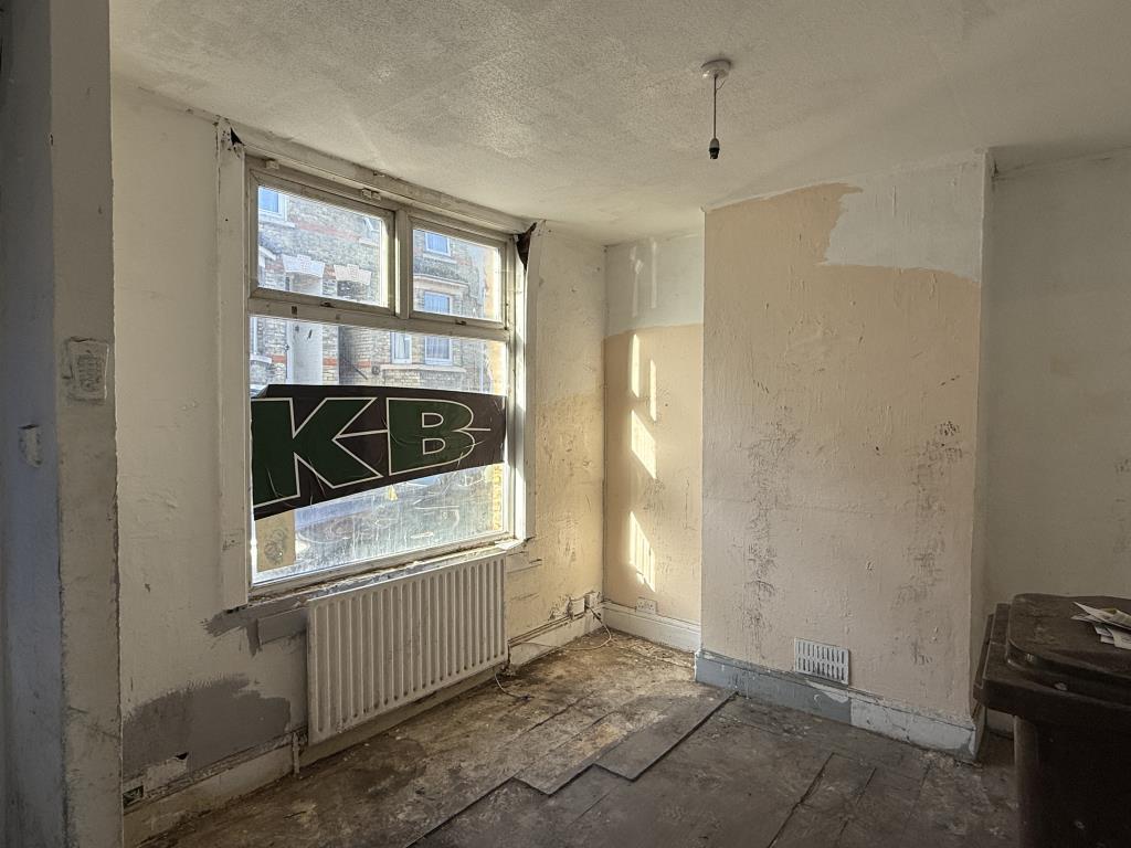 Lot: 4 - HOUSE FOR REFURBISHMENT - Living Room in House in Need of Refurbishment